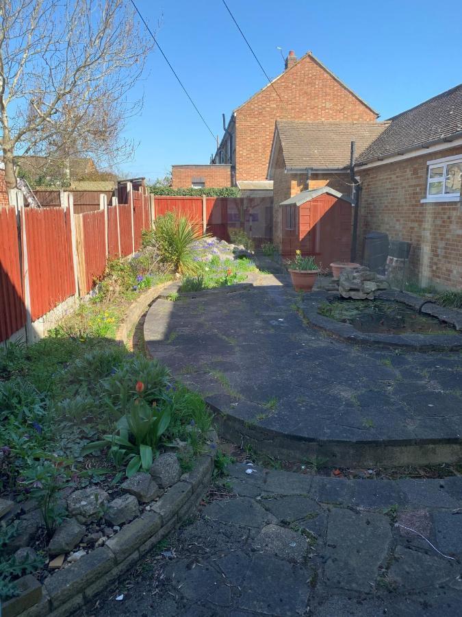 5 Bedroom House With Outdoor Space Upminster Luaran gambar