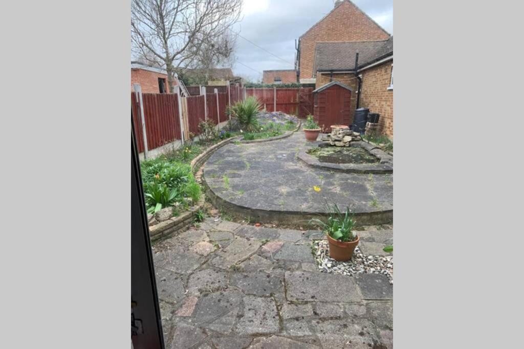 5 Bedroom House With Outdoor Space Upminster Luaran gambar