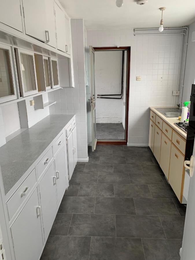 5 Bedroom House With Outdoor Space Upminster Luaran gambar